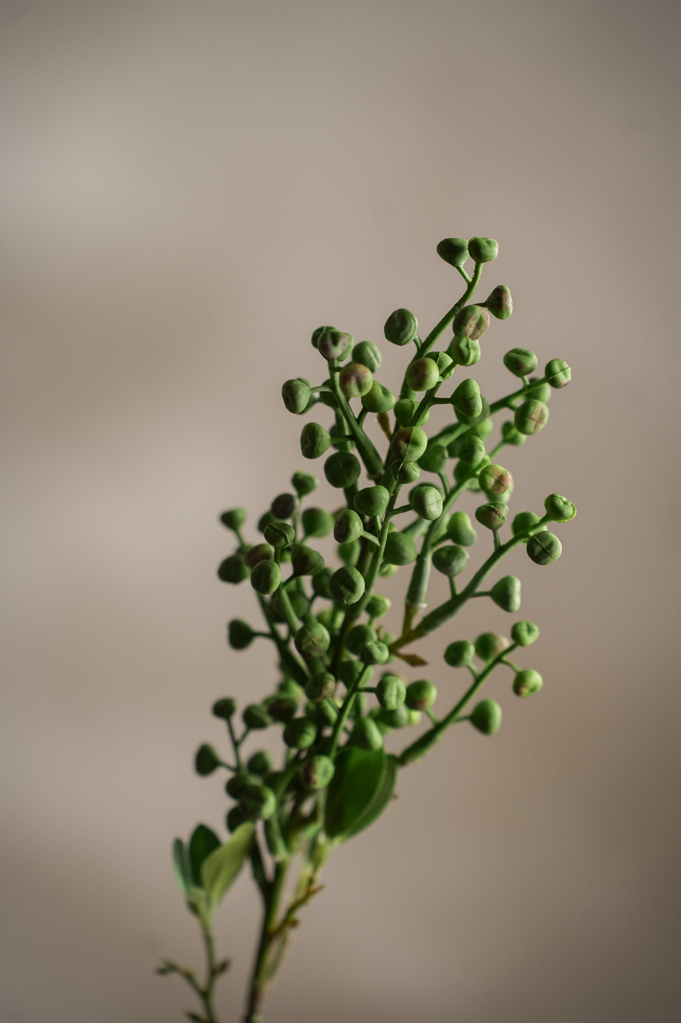 Konstgjord grön Bärkvist 54cm